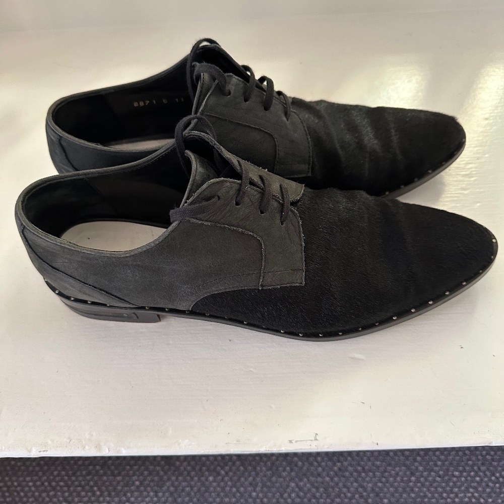 Freda Salvador Oxford Black Matte Leather and Black Pony Hair SZ 11
